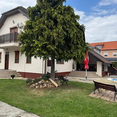Kristof Vendeghaz 게스트하우스 Hajdúszoboszló
